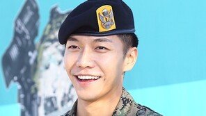[동아포토]이승기 제대 ‘팬들이 보고싶었던 미소’