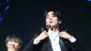 [동아포토]아스트로 차은우, 청량섹시 무대