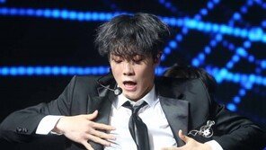 [동아포토]문빈, 카리스마 넘치는 무대