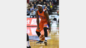 셀비를 살리자니 박찬희가 죽고…전자랜드 포지션 딜레마