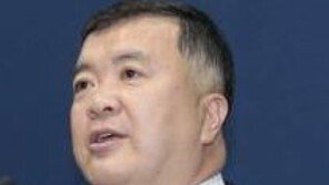 ‘盧 논두렁 시계’ 연루 이인규, 8월 美 출국…“사실상 국외도피”