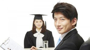 “□□ 면접 지원자는 무조건 탈락” 꼴불견 행동 1위는?