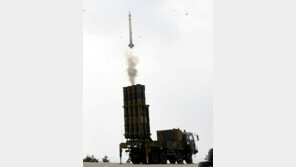 ‘천궁’ 첫 실사격… 40km 표적 명중