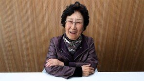 “짧은 치마로 한강 뜨면 구경꾼 우르르… ‘풍기문란’ 경찰에 연행도”