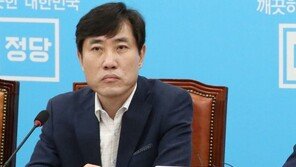 바른정당 ‘자강파’ 하태경 “전당대회 연기 없다…서·최 출당하면 통합 논의 가능”
