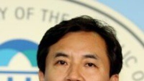 ‘친박’ 김진태 “고건 전 총리, 예의·격조 無…권력에 조아리는 습성 체질화됐다”