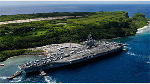 괌 기지 떠나는 루스벨트함