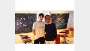 트럼프·멜라니아 앞 공연 박효신, ‘꽃단장’ 직전 모습은?