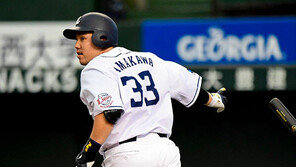 한국 마운드에 내려진 ‘오키나와 산’ 거포 야마카와 주의보