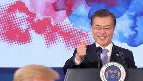 ‘왕의 위엄’ 상징 취타대 호위… 궁중의례용 10폭 병풍… 