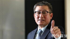 ‘엄지 척’ 이 남자, 숙일 줄 아는 남자