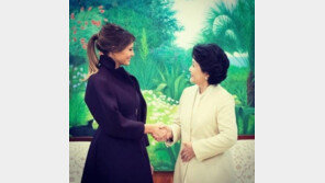 멜라니아 트럼프 “문재인 대통령 내외·한국 국민 환대에 감사해”