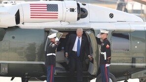 [청계천 옆 사진관]트럼프 방한 위해 美서 공수된 헬기 ‘마린원’ 