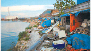 산업화 흔적 간직한 북성포구엔 공장 굴뚝 연기만 흐르고…
