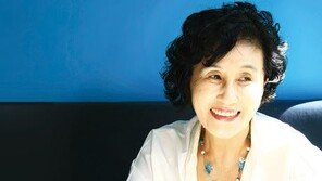 전여옥 “日의 이용수 할머니 초대 간섭, 완전 코미디”