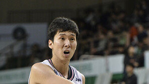 [바스켓볼 피플] “2군 갈래?” 한마디에 부활한 ‘슛돌이’ 전준범 