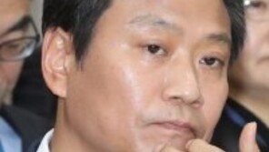 임종석 “‘전 보좌진 구속’ 전병헌, 대승적 결단 필요? 예단할 일 아니어서…”