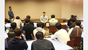 [강산의 미야자키 리포트] 불통·천편일률 안녕, 한화의 ‘소통 행보’를 보라