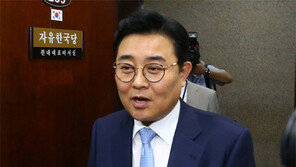 [단독]조폭의 수상한 통화에… ‘전병헌 측근 비리’ 꼬리 잡혔다