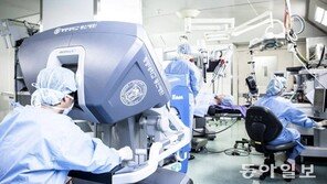 [이슈&트렌드/전승민]수술로봇과 인공지능 시대