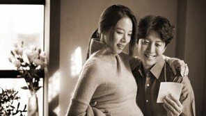 ‘호빵이가 이만큼 컸어요’…이동건♥조윤희 만삭 화보, 벅찬 미소 ‘뭉클’