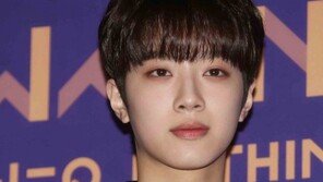 [동아포토]워너원 라이관린, 호수 같은 눈동자