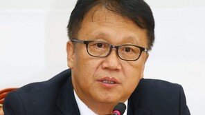 민병두 “MB 귀신 씻나락 까먹는 소리…헌법 앞에 겸손하라”