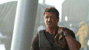 실베스터 스탤론, 30년 전 10대 성폭행 의혹에 “절대 그런 일 없다” 펄쩍