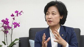 추미애 “美, 대북 대화론에 무게 중심…왜 北과 접촉 못하냔 질문 들어”