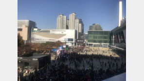 [지스타 2017] 첫 주말 관람객 수만 명 운집...역대 기록 경신 기대