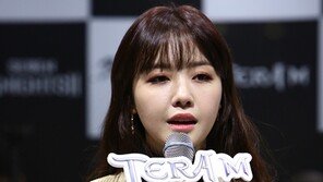 [지스타 2017] 걸스데이 '민아', 넷마블 부스서 게이머와 함께~