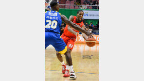 ‘킹 헤인즈’ 시대…벌써 시즌 3번째 트리플더블 기록