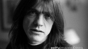 [연예뉴스 HOT5] AC/DC 기타리스트 말콤 영 별세