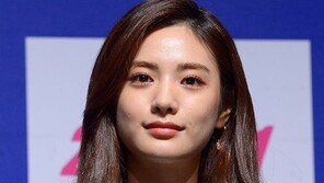 [연예뉴스 HOT5] 나나, 플레디스 엔터와 재계약