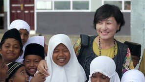 “남녀 구분 없이 집안일 하고 아이 돌보는 동남아, 잠재력 무궁무진”