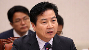 ‘재벌 저격수’ 홍종학 중소벤처 장관, 1호 정책은?