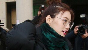 [동아포토]위키미키 김도연, 2018 수능 응시