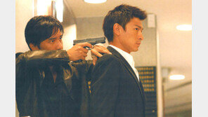 [윤여수의 라스트 씬] 나는 누구인가?…회색 인생 ‘같은 덫’에 걸린 두 남자의 고뇌