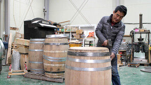 영동군 ‘참나무 오크통’ 토종와인 명품화 효자로