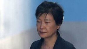 朴 성형시술방, 청와대 관저에 존재?…특검 보고서 “성형 시술 최소 5번”