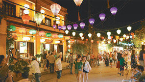 [공기업 감동경영]전통문화 살아있는 말레이시아-베트남 야시장… 해외 관광객 북적