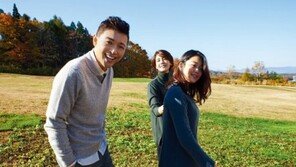 “우월한 비주얼”…김호진♥김지호♥딸, 훈훈한 가족