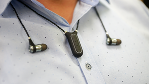 애플리케이션 만나 활용성 넓어지는 블루투스 이어폰