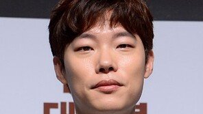 [연예뉴스 HOT5] 류준열, 그린피스에 1000만원 후원