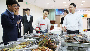 “싱겁지만 맛있게” 특명… 10개국 돌며 400가지 메뉴 엄선