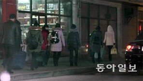 [단독/동아일보·채널A 공동취재]짐 싸는 北식당 종업원들… 보위부원 통제속 귀국길