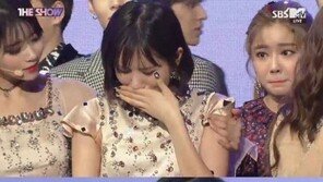 러블리즈, 컴백 첫 1위에 ‘울컥’…“더 열심히 하겠다”