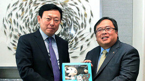 인도네시아 개발장관 만난 신동빈 회장 “아세안 투자 늘릴 것”