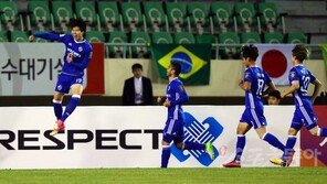 김승준·이종호 연속골…울산, 부산 잡고 우승 찜
