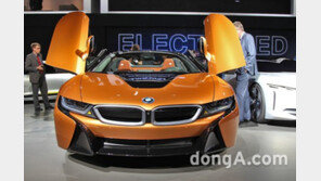 [LA모터쇼]BMW, ‘i8 로드스터’ 공개… 친환경 오픈카 등장
